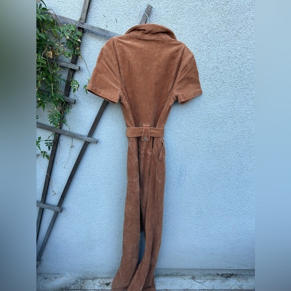 Alice + Olivia Gorgeous Wide Leg Jumpsuit in Camel - Picture 9 of 12